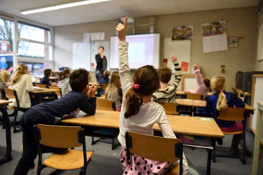Spannende Buchausstellung für Schulen
